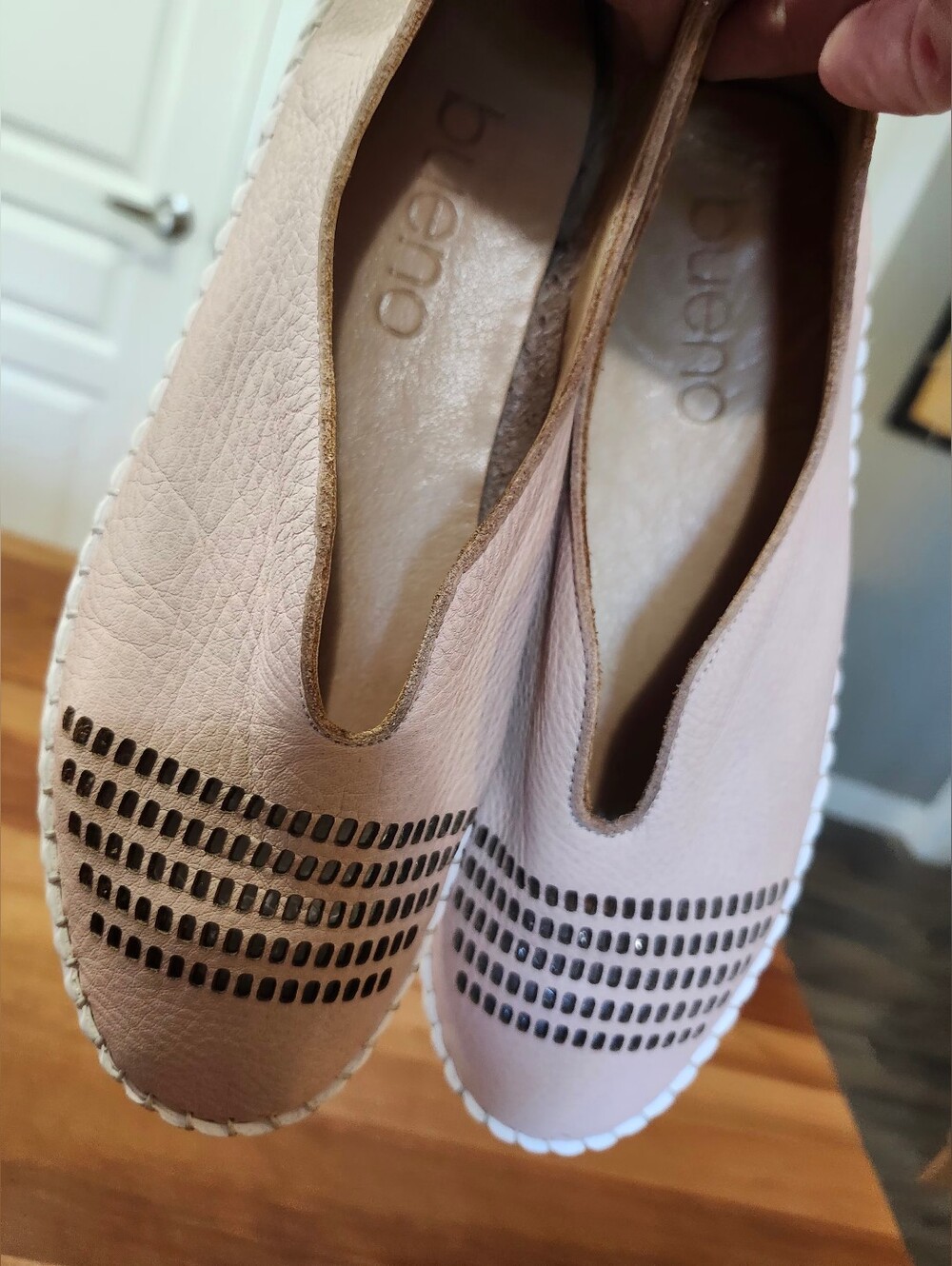 Great Condition, Bueno Women's Light Pink Perforated Leather Slip-On Flats.